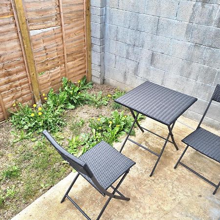 Lovely Central Studio/2Bed - 5Min To Train Station Slough Zewnętrze zdjęcie
