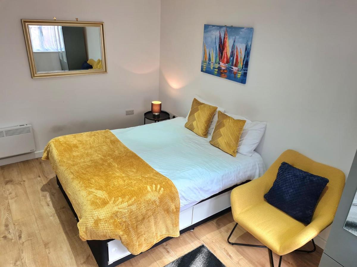Lovely Central Studio/2Bed - 5Min To Train Station Slough Zewnętrze zdjęcie
