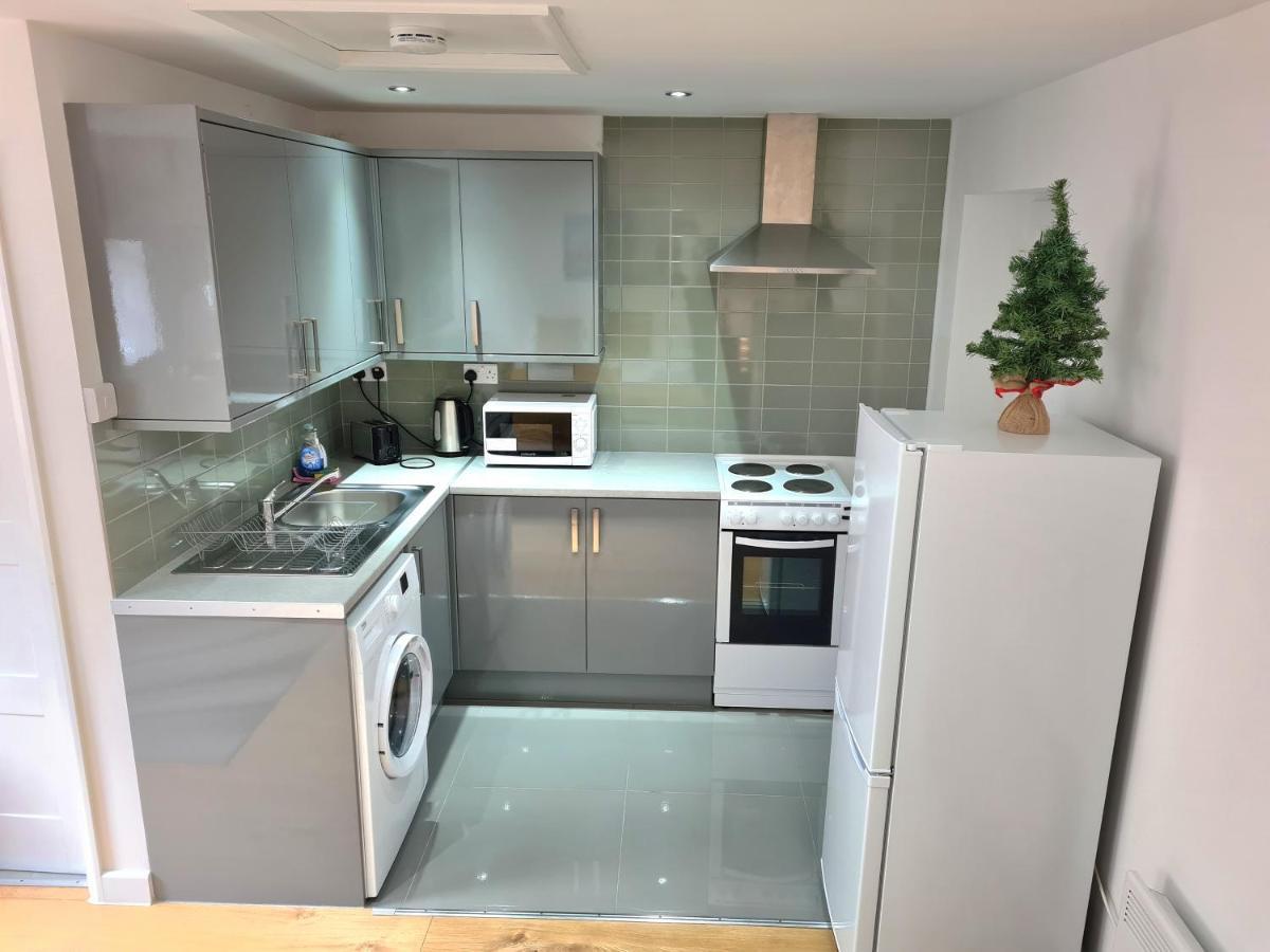 Lovely Central Studio/2Bed - 5Min To Train Station Slough Zewnętrze zdjęcie